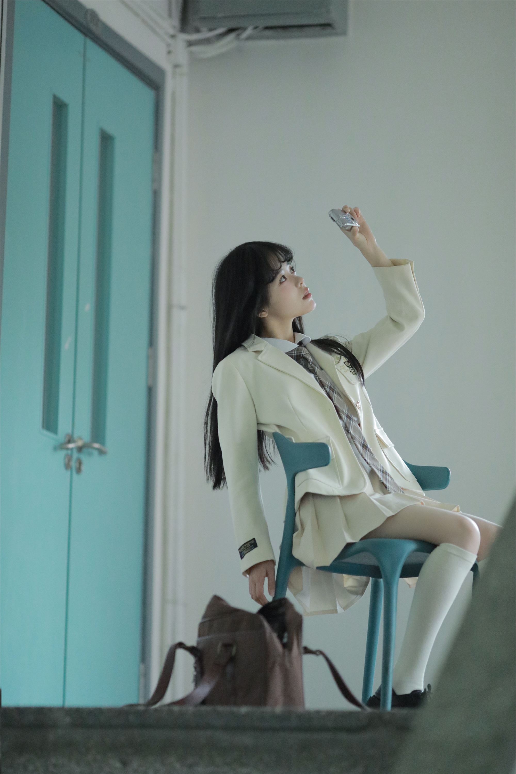 YITUYU艺图语 2025.01.04 楼梯间 姜见过